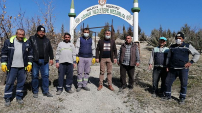 12 Mezarlıkta; Bakım-Onarım, Budama, Genel Temizlik Yapıldı