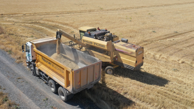 Başkan Çınar, Çiftçilerimize Ücretsiz 21 Ton Arpa Teslim Ettik