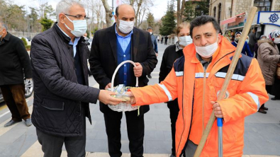 Başkan Güder Kandil Geleneklerimizi Yaşatmamız Gerekiyor