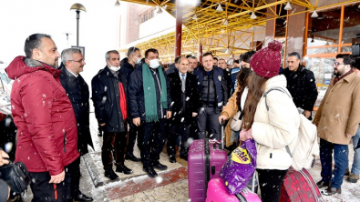 Büyükşehir Belediyesinden Maşti’de Misafir Edilen Yolculara Sıcak Çorba İkramı