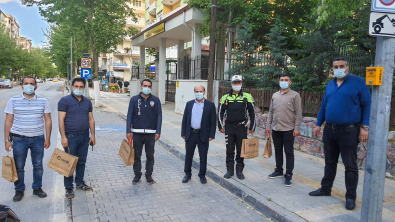 Esenlik, Görev başında ki polisleri unutmadı