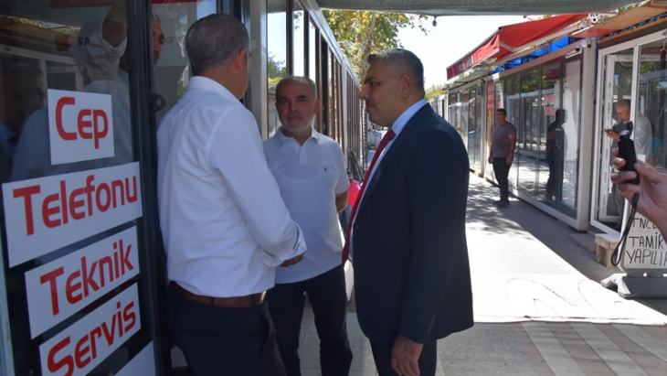 Başkan Sadıkoğlu, Kışla Caddesi ve Söğütlü Cami esnafları ile bir araya geldi