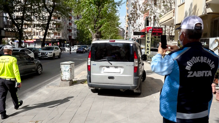 Büyükşehir Belediyesi Zabıta Ekiplerinden Trafik Denetimi