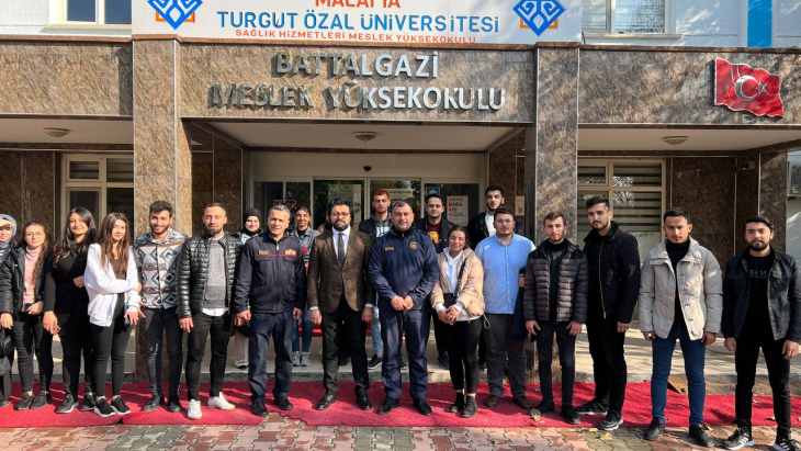 Büyükşehir İtfaiyesi Tarafından Üniversite Öğrencilerine İtfaiyecilik Anlatıldı