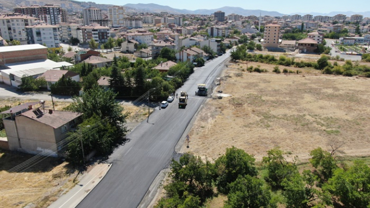 Çatyol Caddesi Alt ve Üst Yapı Çalışmalarıyla Baştan Sona Yenilendi