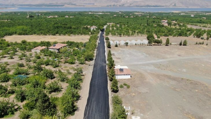 Kale İlçesi Bent Mahallesi Yolu Asfaltlanıyor