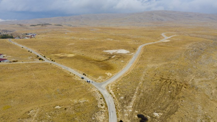 Kırsal Mahallelerin Yol Sorunu Sona Eriyor