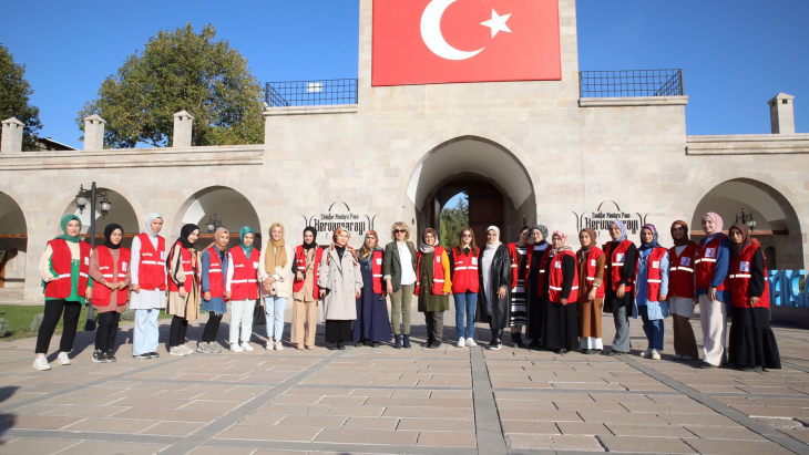 Kızılay’ın Gönüllü Üyelerine Başkan Güder’den Gezi Turu Jesti