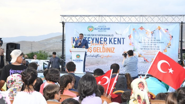 Konteyner Kent Alanında Düzenlenen Yılsonu Şenliklerinde