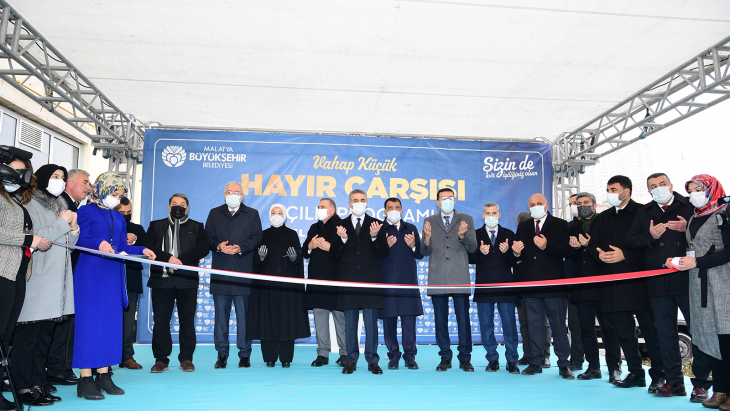 Vahap Küçük Hayır Çarşısı Düzenlenen Törenle Açıldı