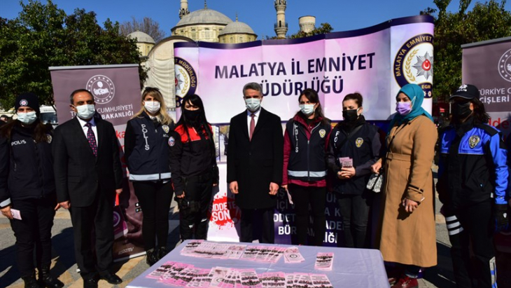 Vali Baruş KADES Standında İncelemelerde Bulundu