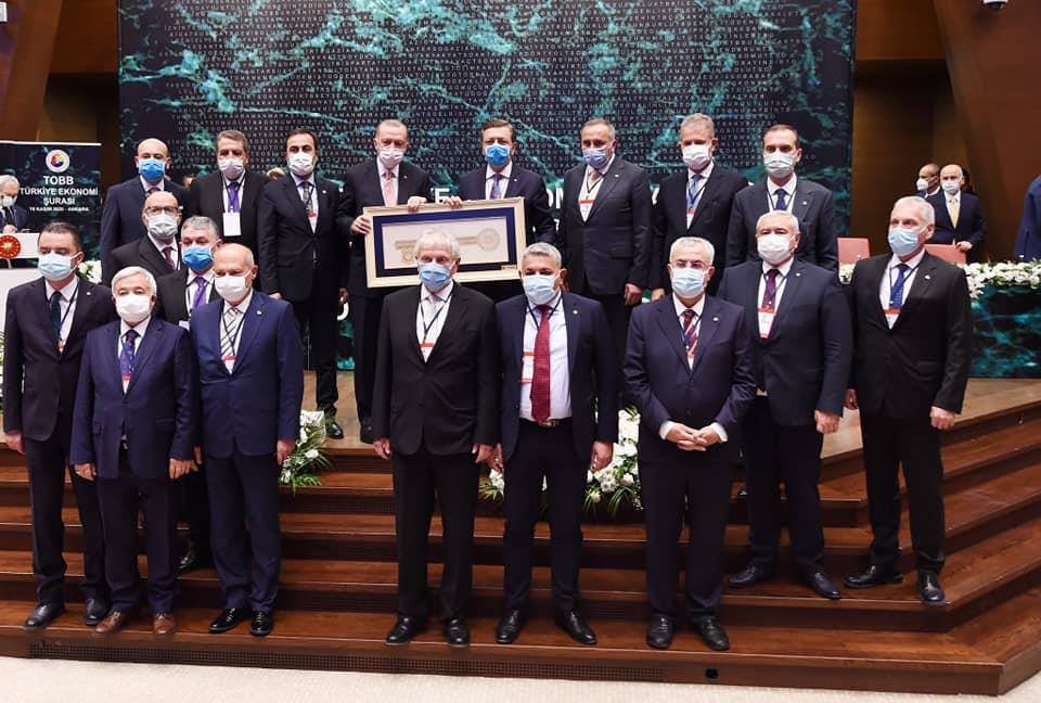 Dünyayı ve Türkiye’yi etkisi altına alan COVID-19 salgını, 2020 ve